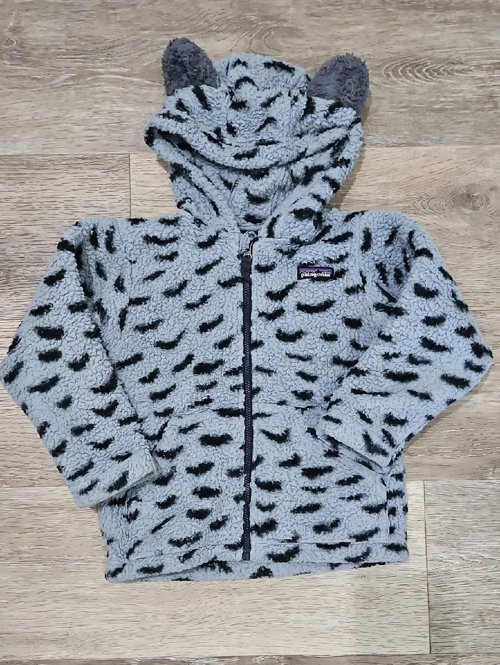 Patagonia Kids Gray Blue Fuzzy Zip Hoodie with Black Spot Pattern And Ears 3t